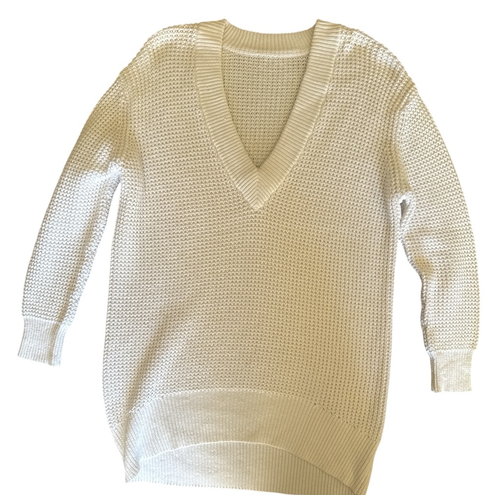Elegant Women's V-Neck Sweater in Cream, size M